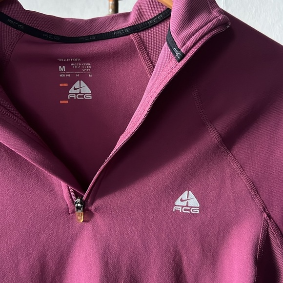 Nike ACG Dri-Fit 1/4 Zip Size Medium - Picture 2 of 3
